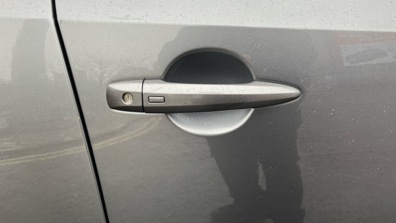 Nissan Qashqai 1.3 DiG-T MH N-Connecta 5dr Petrol Hatchback